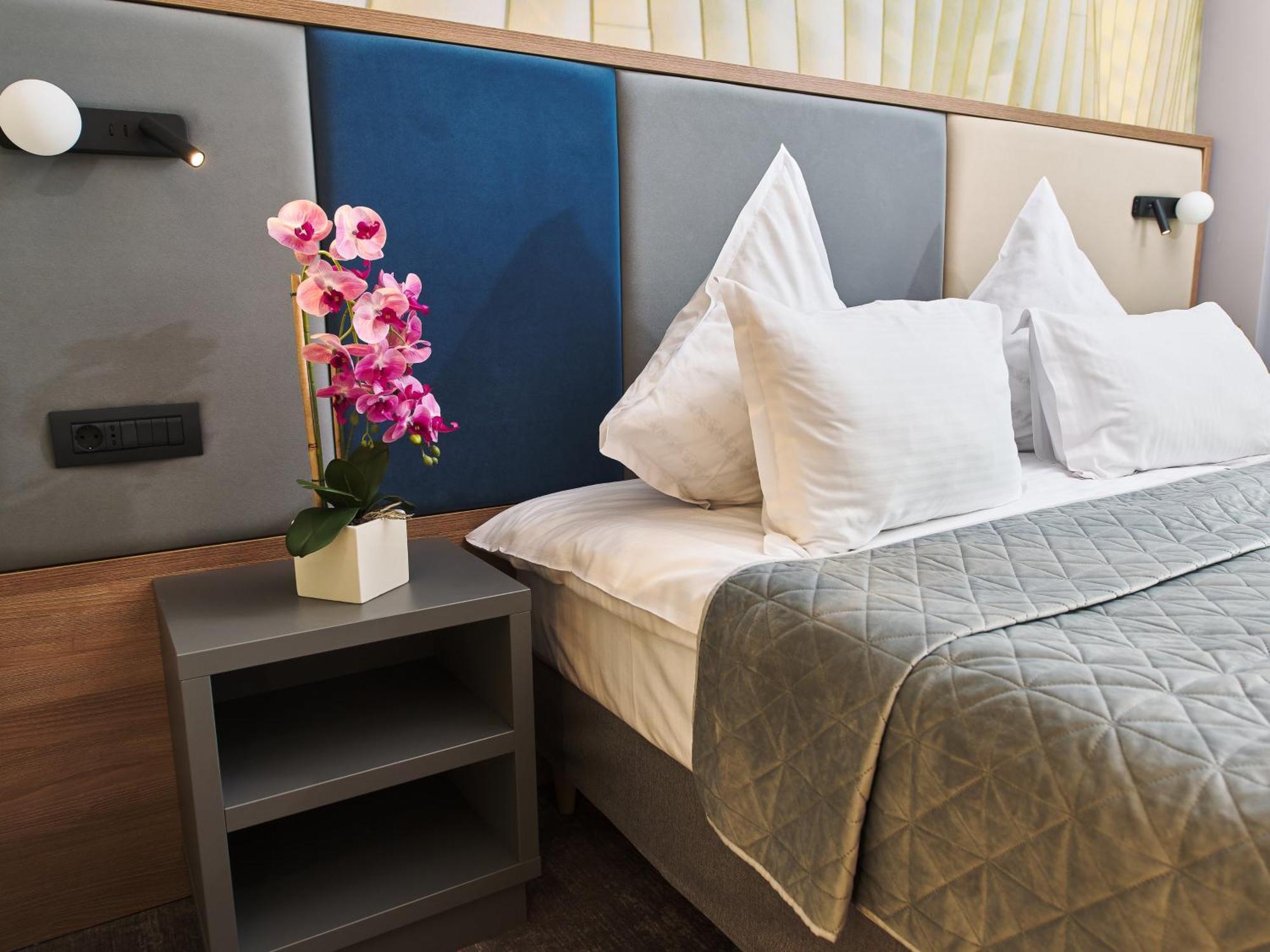 Hotel Emd 4*