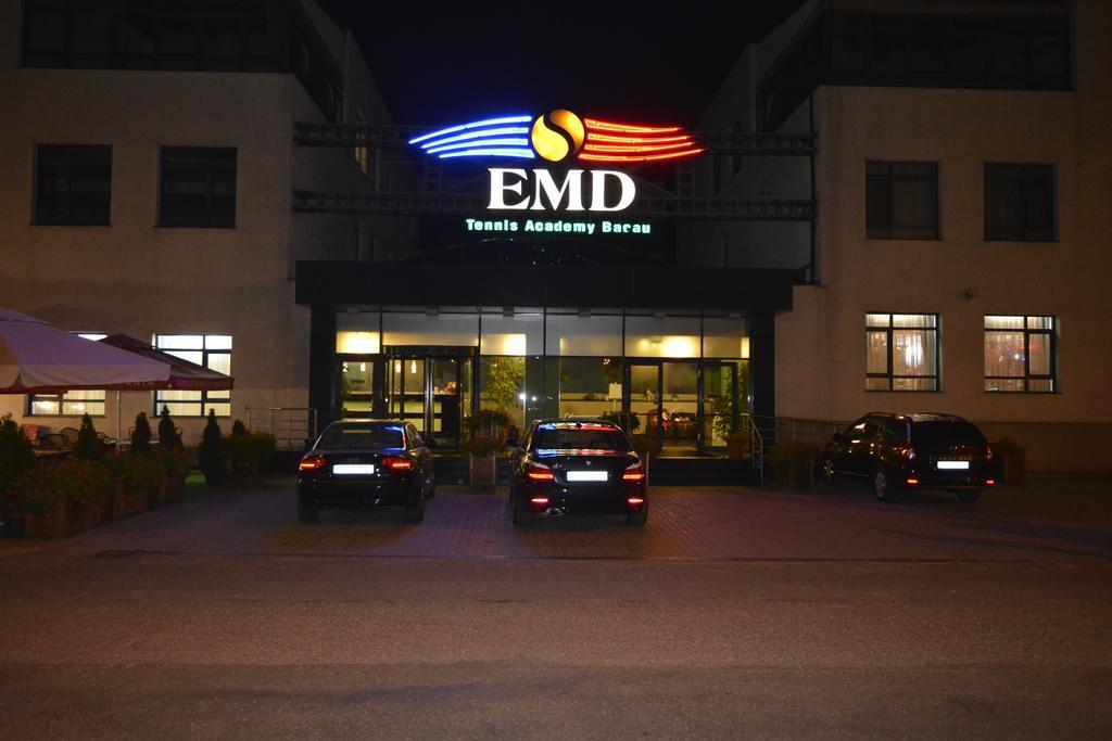Emd 4*